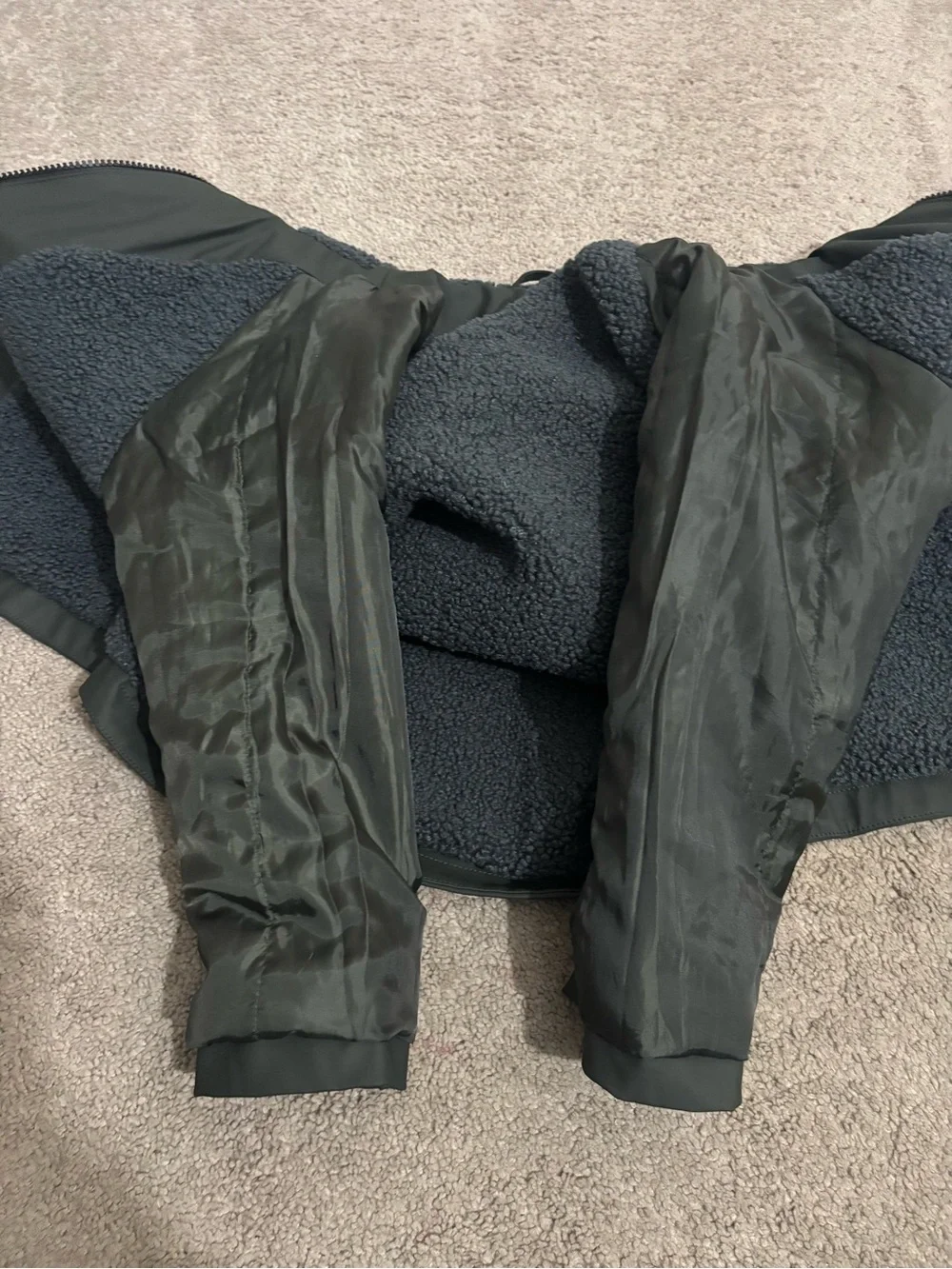 Zara Kids olive green hooded rain jacket with sherpa lining Size 6-7